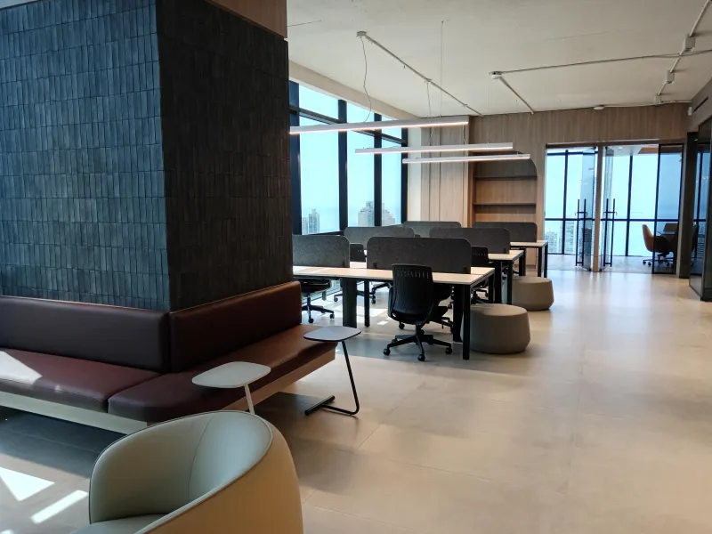 AQUILER DE OFICINAS EN CALLE 50